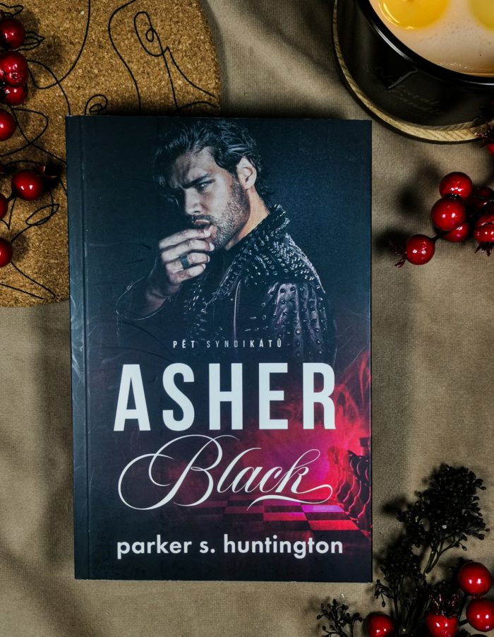 Asher Black, recenze na knihu s mafiánskou tématikou. Romantický příběh plný vášně, odvahy a dobrodružství. 